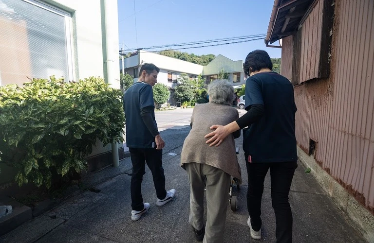 【看護師・理学療法士求人募集中】愛知県知多郡の訪問看護ならうつみ訪問看護ステーション